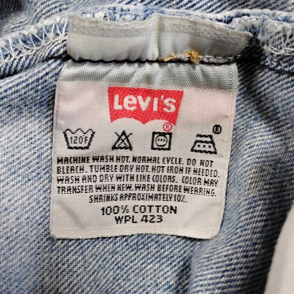 Vintage Levis 501 Mens Light Wash Blue Straight Leg Button Fly Denim Jeans 34x28